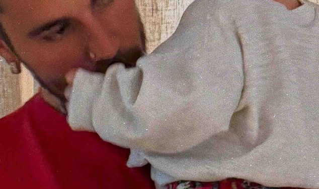 Justin Bieber dijeli rijetke snimke bebe sina Jacka nakon što je izazvao strahove s zabrinjavajućim postovima