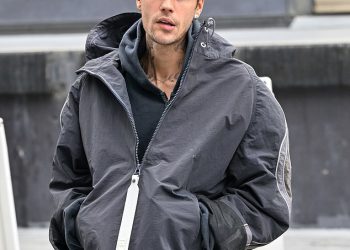 Justin Bieber pukne na obožavatelja kako se raspituje o njegovoj dobrobiti u šok komentaru