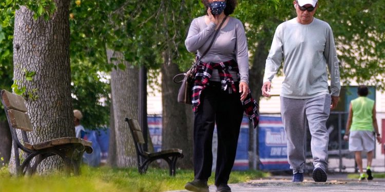 Kanadski požari: Kako zaštititi pluća kao dim od smrtonosnog Manitoba Inferno dosežući Europu