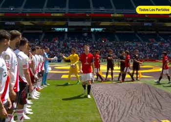 Kapetan Svjetskog kupa kluba odbija sudjelovati u bilo kojem rukovanju prije utakmice, bijesnim protivnicima iz Argentine, prije nego što otkrije bizarno rasuđivanje