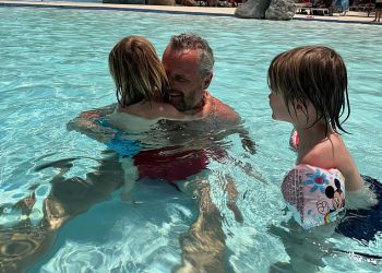 Kara Tointon odaje počast svom zaručniku Mariusu Jensenu na Dan oca nakon što je prošla dvostruku mastektomiju