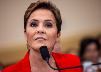 Kari jezero ukida obavijesti o otpuštanju poslanih stotinama na demontirani glas Amerike