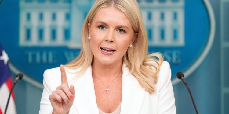 Karoline Leavitt istovara na CNN IRAN BOMBS Reporter Natasha Bertrand nakon što je Trump poziva da je ‘izbačena poput psa’