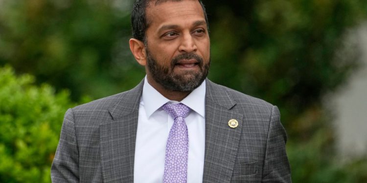 Kash Patel povukao se za “udario policajca, ideš u zatvor” prijetnje prosvjednicima protiv leda: “Osim ako nije za Trumpa”