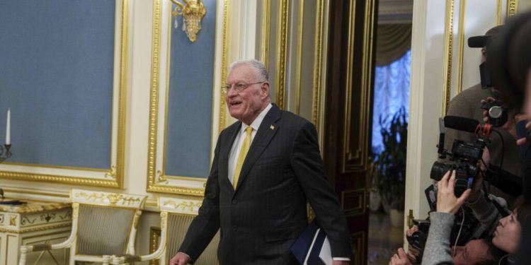 Kellogg u Minsku s Lukašenkom razgovarao 6 sati; Trump sazvao hitan sastanak dok Bliski istok vrije