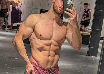 Kerry Katona otkrio je da se druži s osobnoj osobnoj treneri nakon što se razdvojio od zaručnika Ryana Mahoneyja