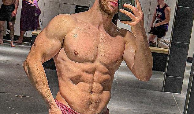 Kerry Katona otkrio je da se druži s osobnoj osobnoj treneri nakon što se razdvojio od zaručnika Ryana Mahoneyja