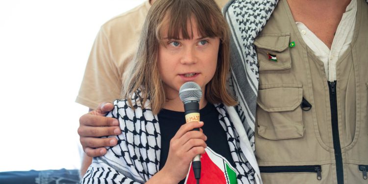 Klimatska aktivistkinja Greta Thunberg postavlja plovidbu za Gazu kako bi razbio blokadu Izraela