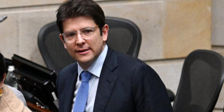 Kolumbijski predsjednički nade pucanj u glavi bori se za život, kaže obitelj