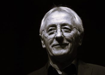 Komentar: “Nemojmo se zavaravati. I danas su Oliverove izvedbe one uz koje slavimo, koje pjevamo k’o da su narodne pjesme”