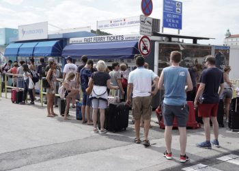 Kreće ludilo u trajektnoj luci! Split – Supetar i druge linije pojačane zbog ljetnih gužvi