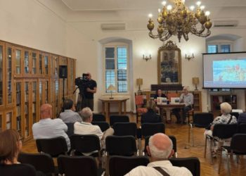 Kruna rada: Stijepo Mijović Kočan predstavio zbirku soneta “Zavičajni zvonini: gjurinski, konavoski, dubrovački i hercegnovski”