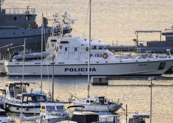 Kupači, oprez! Pet gliseraša kažnjeno zbog opasne vožnje uz obalu