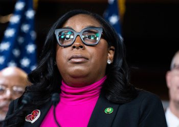 Lamonica McIver suočava se s optužbama nakon sukoba pritvora Newarka