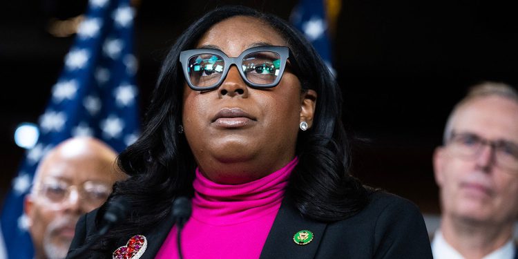 Lamonica McIver suočava se s optužbama nakon sukoba pritvora Newarka