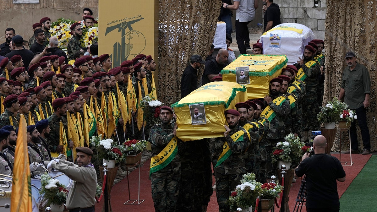 Pogreb borbenih borac Hezbollah
