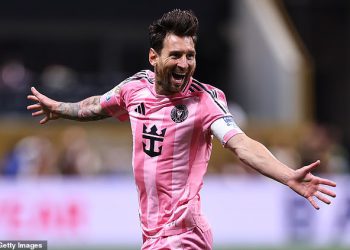 Lionel Messi postiže zapanjujući slobodni udarac kako bi zaradio pobjedu u Miami Shocku u klupskom Svjetskom kupu jer su pundisti tuče ‘fenomenalni’ štrajk
