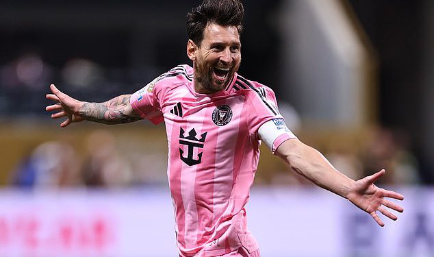 Lionel Messi postiže zapanjujući slobodni udarac kako bi zaradio pobjedu u Miami Shocku u klupskom Svjetskom kupu jer su pundisti tuče ‘fenomenalni’ štrajk