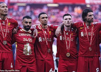Liverpool Star je ukinuto u užem izboru za igrače Premier lige – jer je Man United Man uključen u grupu sa šest osoba