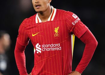 Liverpool se slaže s 35 milijuna funti s Bayerom Leverkusenom za Jarell Quansah – jer crveni uključuju ključne detalje u sporazumu i ciljanu zamjenu mladog braniča