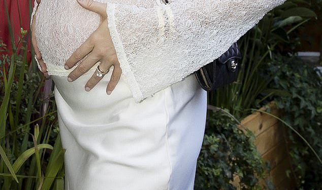 Ljubavna otočna zvijezda Anna McEvoy najavljuje rođenje prvog djeteta sa suprugom Michaelom Staplesom: ‘On je naša sve’