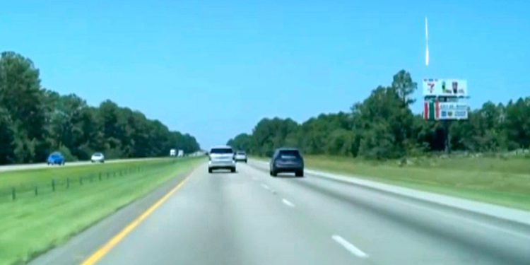 Ljudi u šest država vide misterioznu ‘vatrenu kuglu’ niz neba