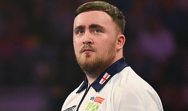 Luke Littler i Luke Humphries razbijeni su u šokiranom Svjetskom kupu pikadova izlaza u Frankfurtu s engleskim parom koji je na pozornici zavarao – proširivši mladićevo jadno vrijeme u Njemačkoj, nakon pritužbi na gomilu