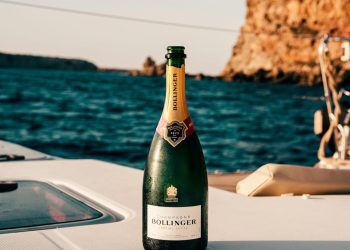 MILIJARDE NE ZNAČE PREDNOST Jeff Bezos se pokušao progurati preko reda pa dobio odbijenicu na otočiću pokraj Lastova