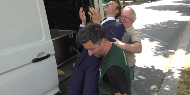 ‘Macron’ ukraden u Parizu (videozapisi) – RT World News