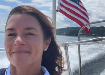 Maga lojalistica Danica Patrick otpušta poruku Donaldu Trumpu nakon predsjednikovih udara na Iran