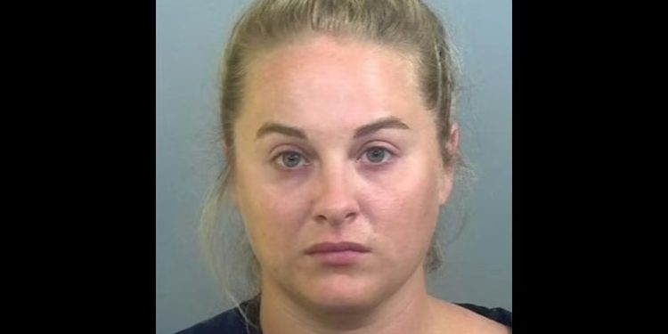 Mama dječaka koja je navodno dobila goli Snapchat od učitelja kaže da ga je školski odbor nazvao “lažovom”