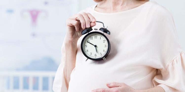 Mame koje prve put u SAD-u postaju starije kako se otkriva nova prosječna dob