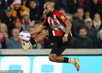 Man United trpi udarac u potrazi za Bryanom Mbeumoom dok se još jedan klub Premier lige pridružuje utrci nakon što Brentford odbije ponudu Red Devils -a 55 milijuna funti