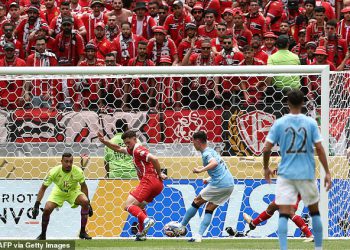 Manchester City 2-0 Wydad AC: Phil Foden i Jeremy Doku na listićima kao što je Pep Guardiola lakoća do pobjede usprkos Rico Lewis Red Cardu za početak obrane naslova kluba Svjetskog kupa