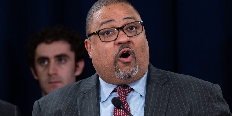 Manhattan da Bragg osvaja demokratsku primarnu nakon Trumpovog kaznenog progona