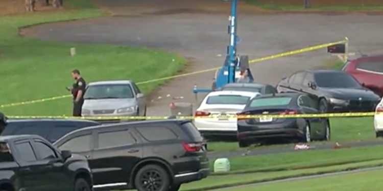 Masovna pucnjava na kućnoj zabavi u mirnom gradu Sjeverne Karoline ostavlja jednu mrtvu i 11 hospitilizaed