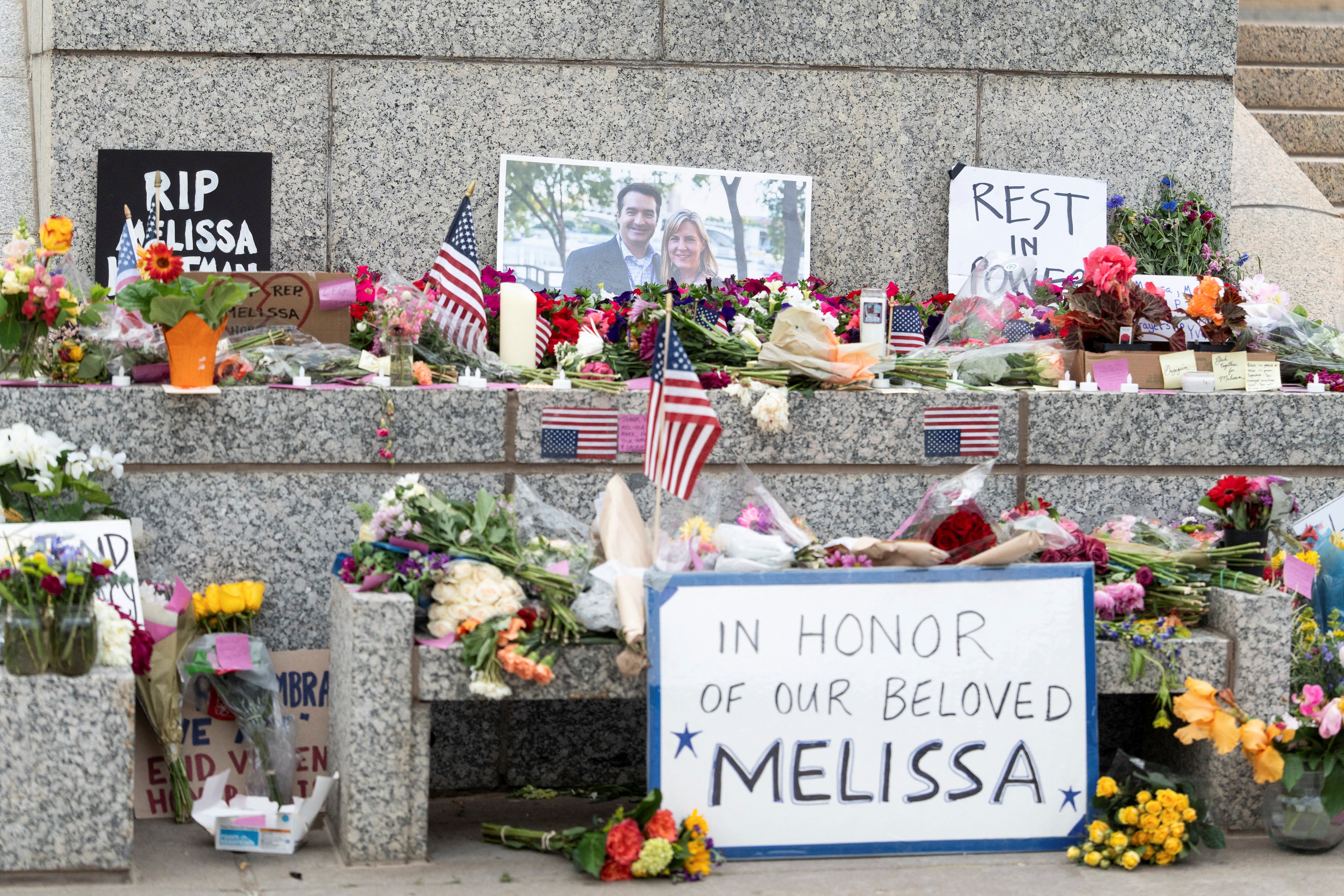 Memorijal za državu Minnesota, veleposlanica Melisse Hortman i njezin suprug Mark, koji su smrtno upucani 14. lipnja