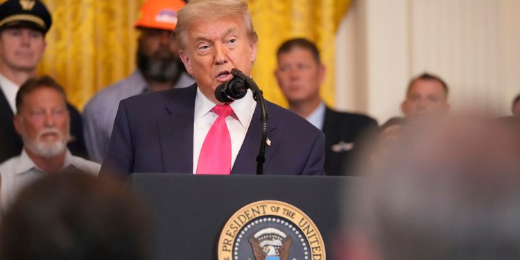 Michigan Autoworker koji prebacuje zabavu Povratak Trumpove porezne olakšice za zajam automobila