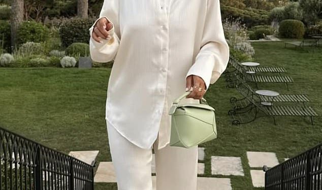 Molly-Mae Hague omamljuje u ‘sanjarskoj’ modnoj kolekciji nove rivijere koja se prodaje u satima kako kaže: ‘Ovaj brend je moj ponos i radost’