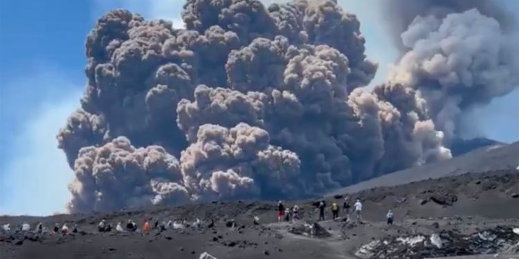 Mount Etna Erupcija ažuriranja uživo: Najviši aktivni vulkan u Europi u Italiji šalje turiste koji bježe