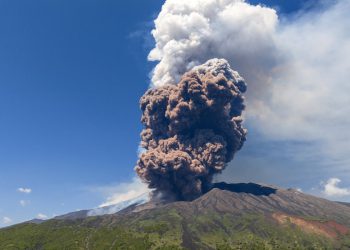 Mount Etna Erupcija ažuriranja uživo: vulkanska eksplozija koja je poslala turiste bježala bila je najsnažnija u četiri godine