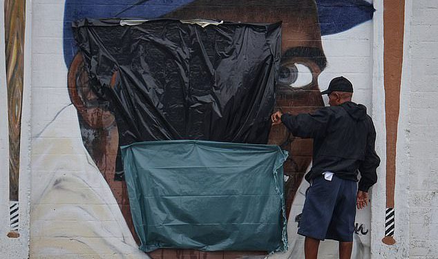 Mural poštujući MLB legende Jackie Robinson i Minnie Minoso vandalizirani s bolesnom rasističkom porukom