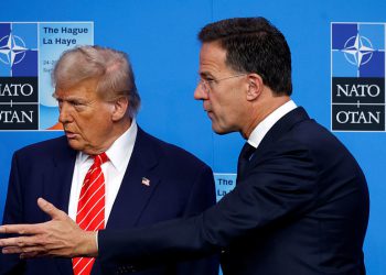 NATO BOSS naziva Trumpu ‘tata’ – RT World News