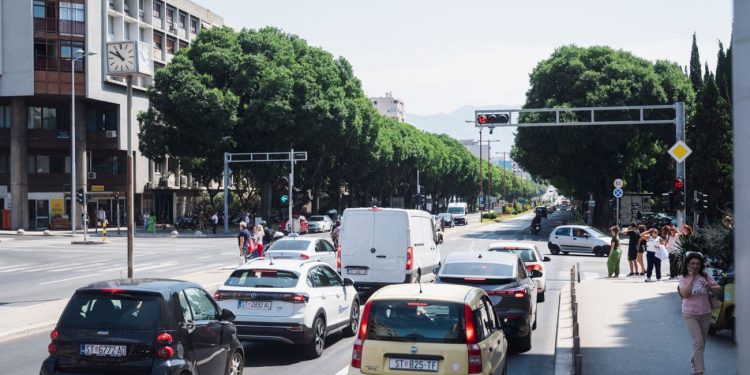NOVI ŠOK ZA SPLITSKE VOZAČE? Ovo raskrižje već godinama slovi za crnu točku: Mijenja se smjer kretanja vozila, uvedena nova pravila