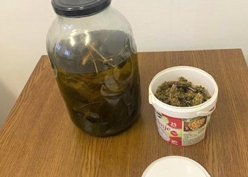 Na Rabu dilao drogu i ilegalno posjedovao pušku