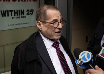 Nadler slama Trumpove administracije nakon što je zaposlenik pritvoren u uredu NYC -a