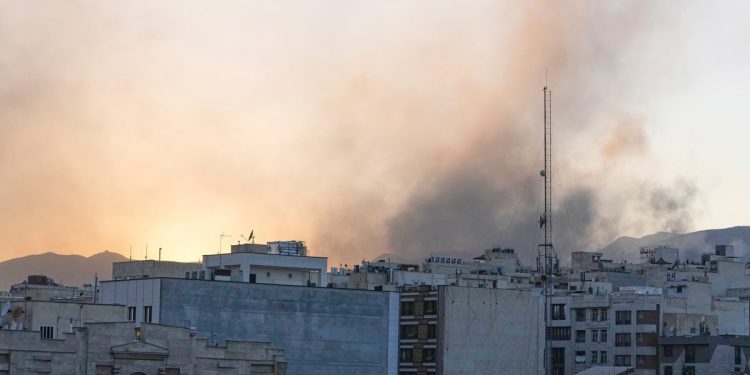 Najnovije: Izrael napada Arak s teškim vodom reaktora, kaže iranska državna TV