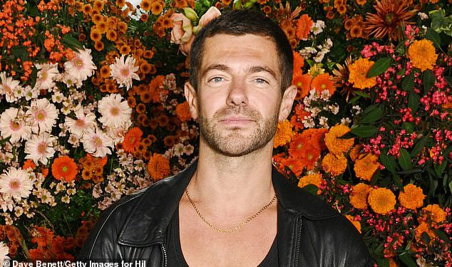 Napravljen u Chelseajevom Alexu Mytton odaje počast bliskim prijateljima ubijenim u tragičnoj zračnoj nesreći u Indiji