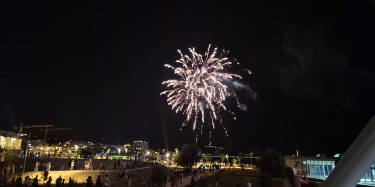 Ne otvara se Žnjan svaki dan, pogledajte spektakularni vatromet