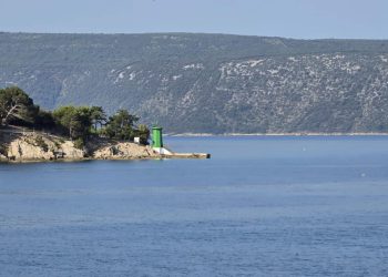 Nedjelja na Jadranu pretežno sunčana, često i vruća, ali na sjeveru i nestabilna